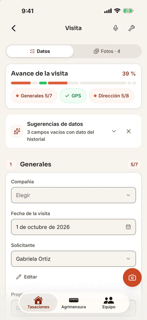 Rivia Tasaciones en iPhone: avance de la visita por sección, GPS y sugerencias de datos.